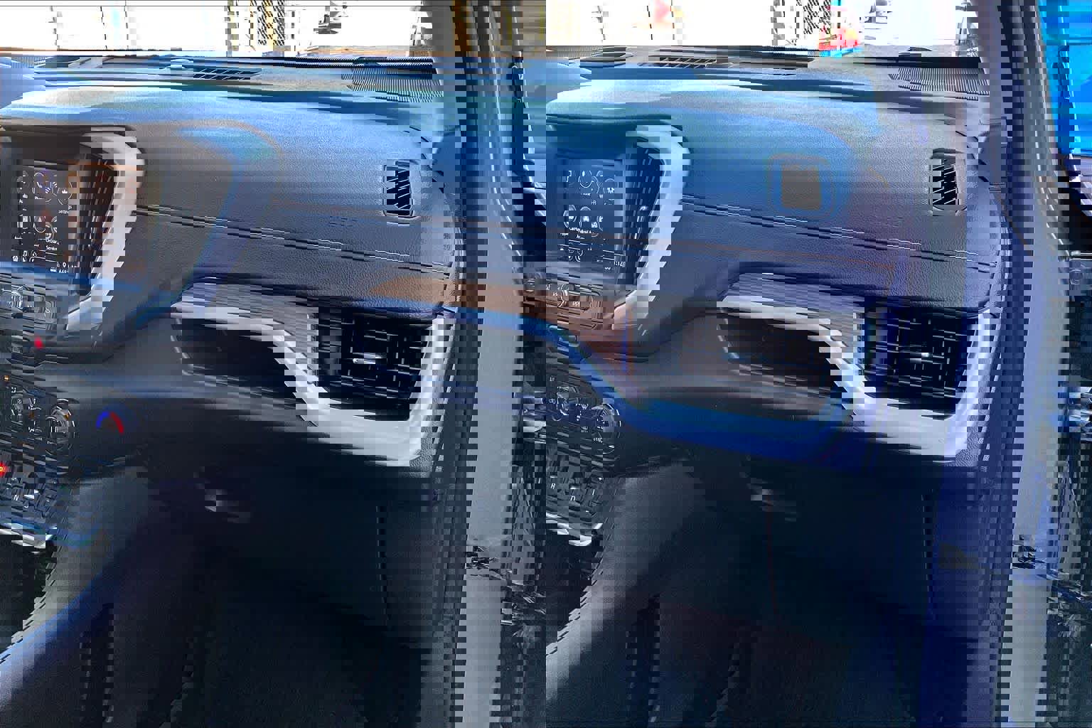 Used 2021 GMC Terrain SLE w/ Driver Convenience Package image 18