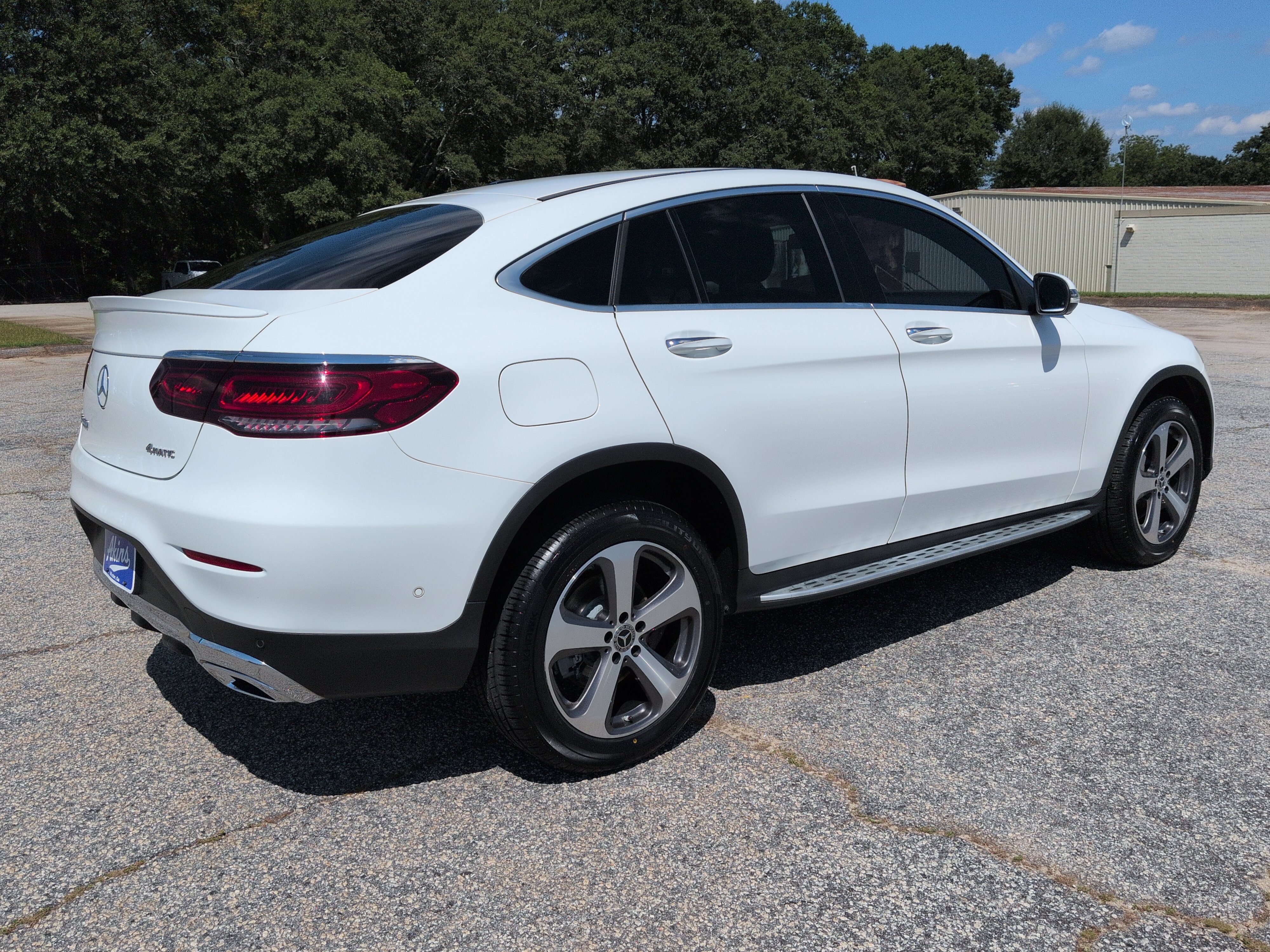 Used 2022 Mercedes-Benz GLC 300 4MATIC Coupe image 3