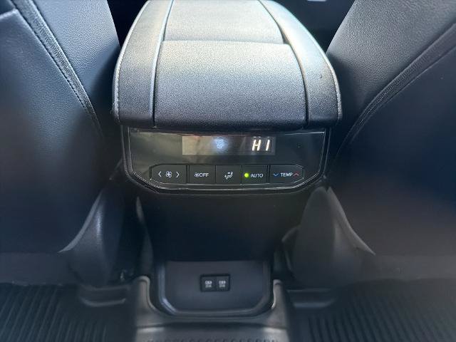 Used 2021 Toyota Highlander XLE AWD/4WD image 37