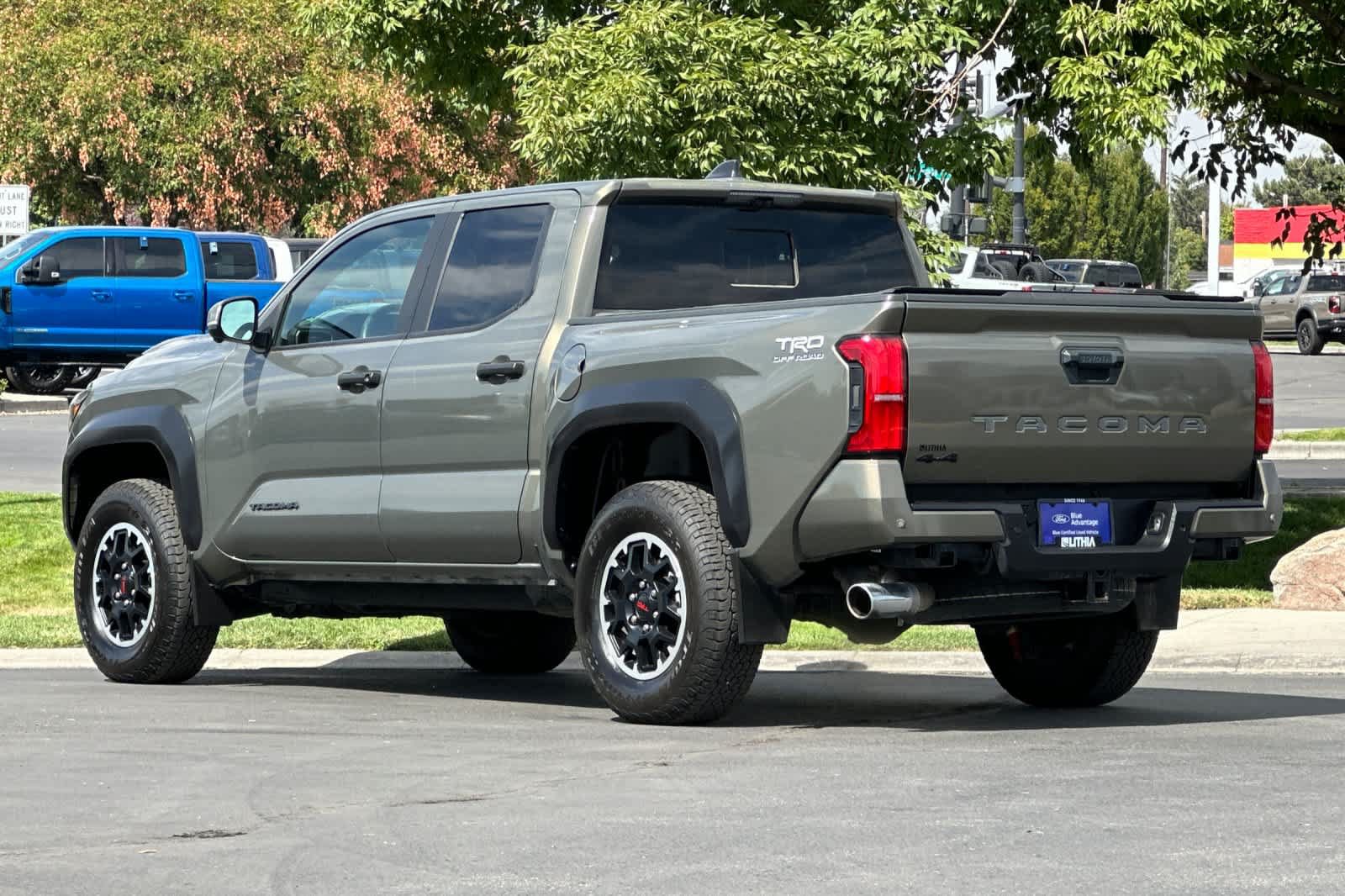 Used 2024 Toyota Tacoma TRD Off-Road w/ TRD Off Road Premium Package AWD/4WD image 6