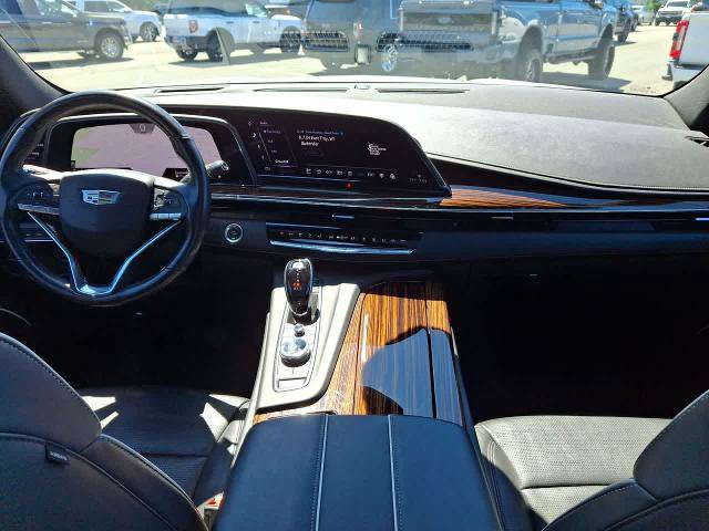 Used 2021 Cadillac Escalade Premium Luxury w/ LPO, Radiant Package AWD/4WD image 10