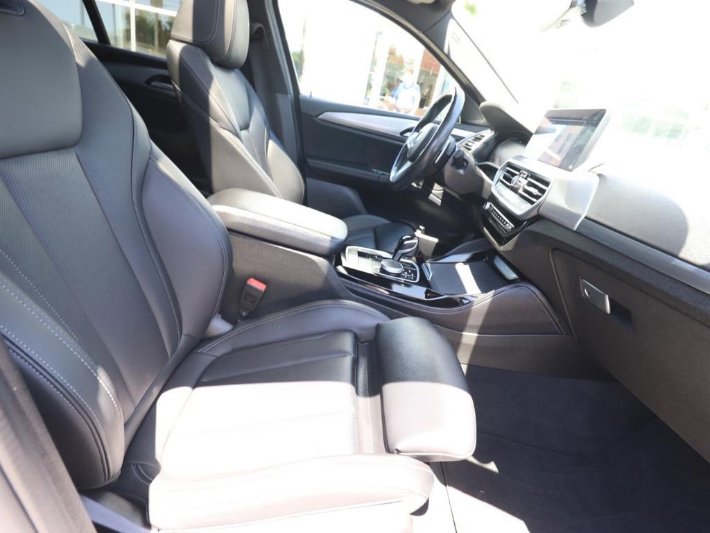 Used 2023 BMW X4 xDrive30i w/ M Sport Package AWD/4WD image 16