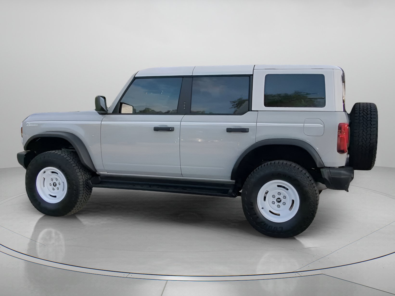 Certified 2026 Ford Bronco Heritage Edition AWD/4WD image 19