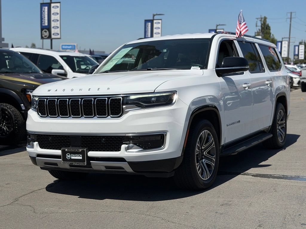 Used 2024 Jeep Wagoneer L Series II w/ Flexible Seating Group AWD/4WD image 5
