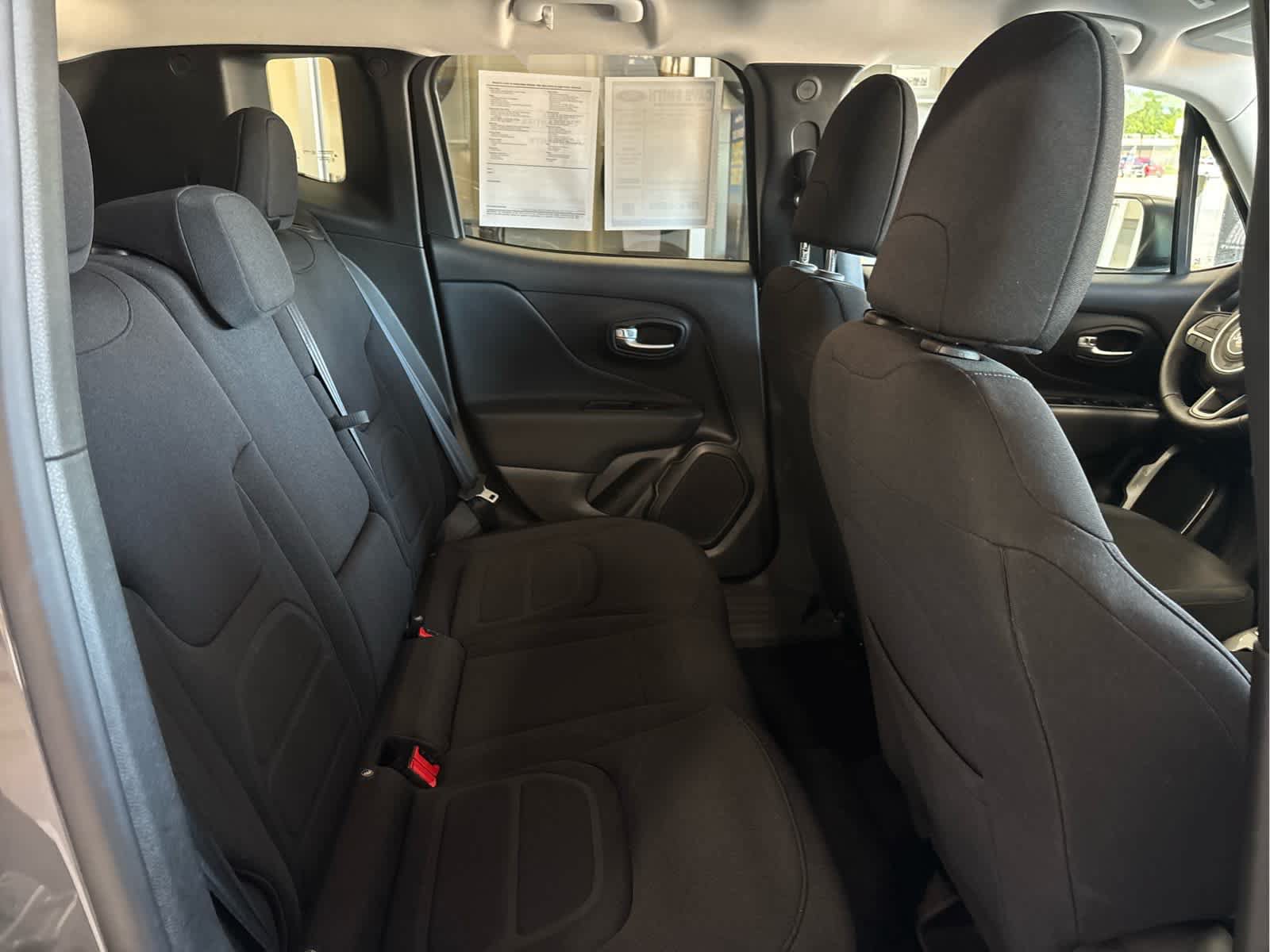 Used 2022 Jeep Renegade Latitude w/ Convenience Group AWD/4WD image 33