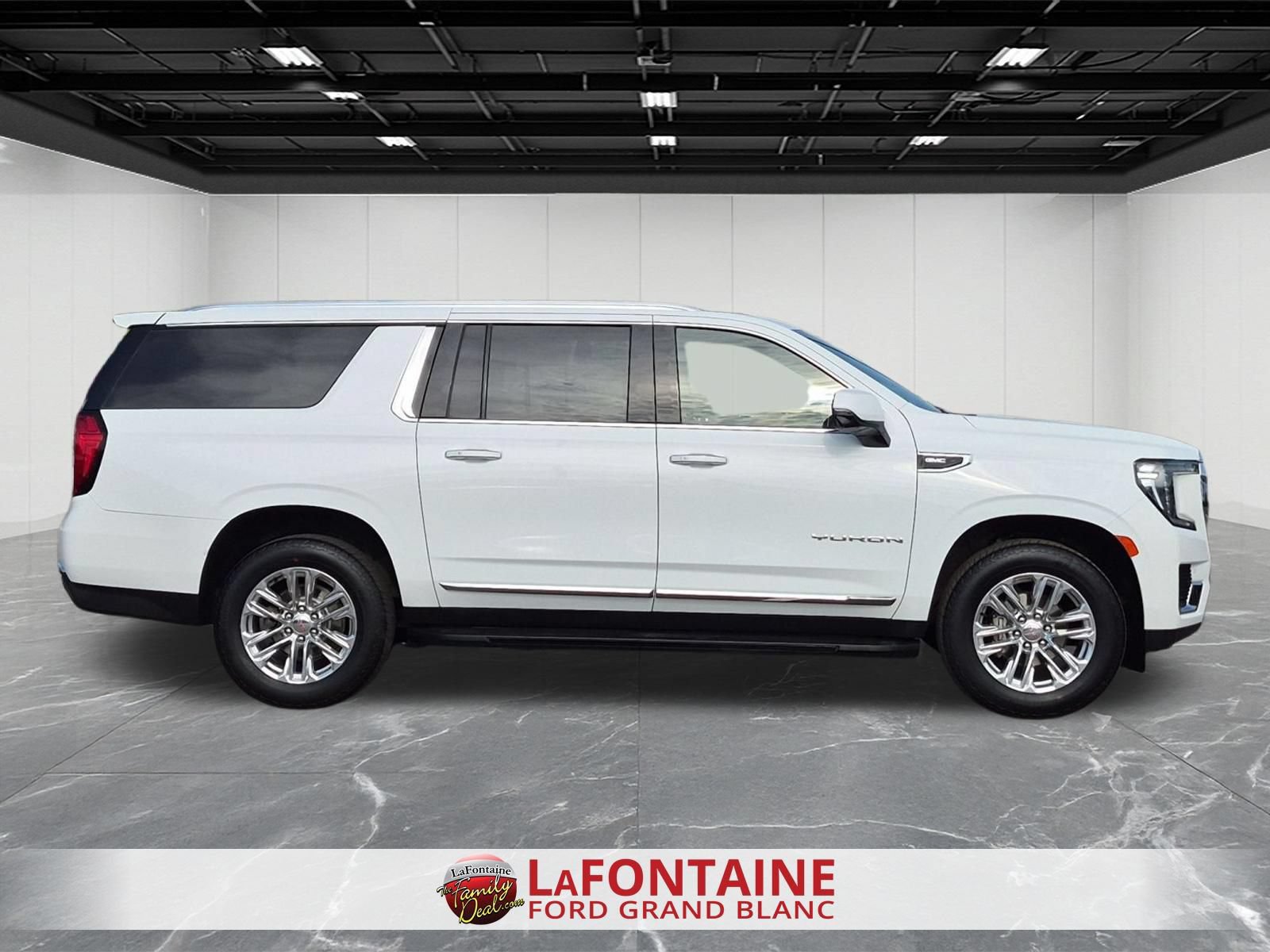 Used 2024 GMC Yukon XL SLT w/ SLT Luxury Package AWD/4WD image 6