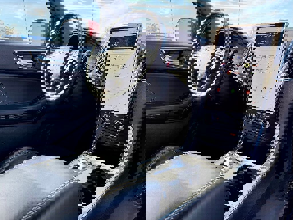 Certified 2022 Ford Edge ST image 12