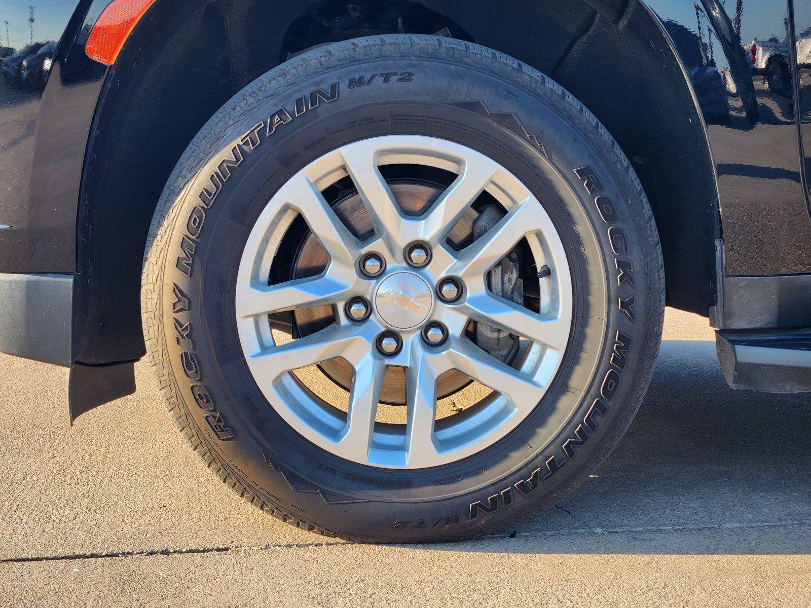 Used 2024 Chevrolet Suburban LT AWD/4WD image 8