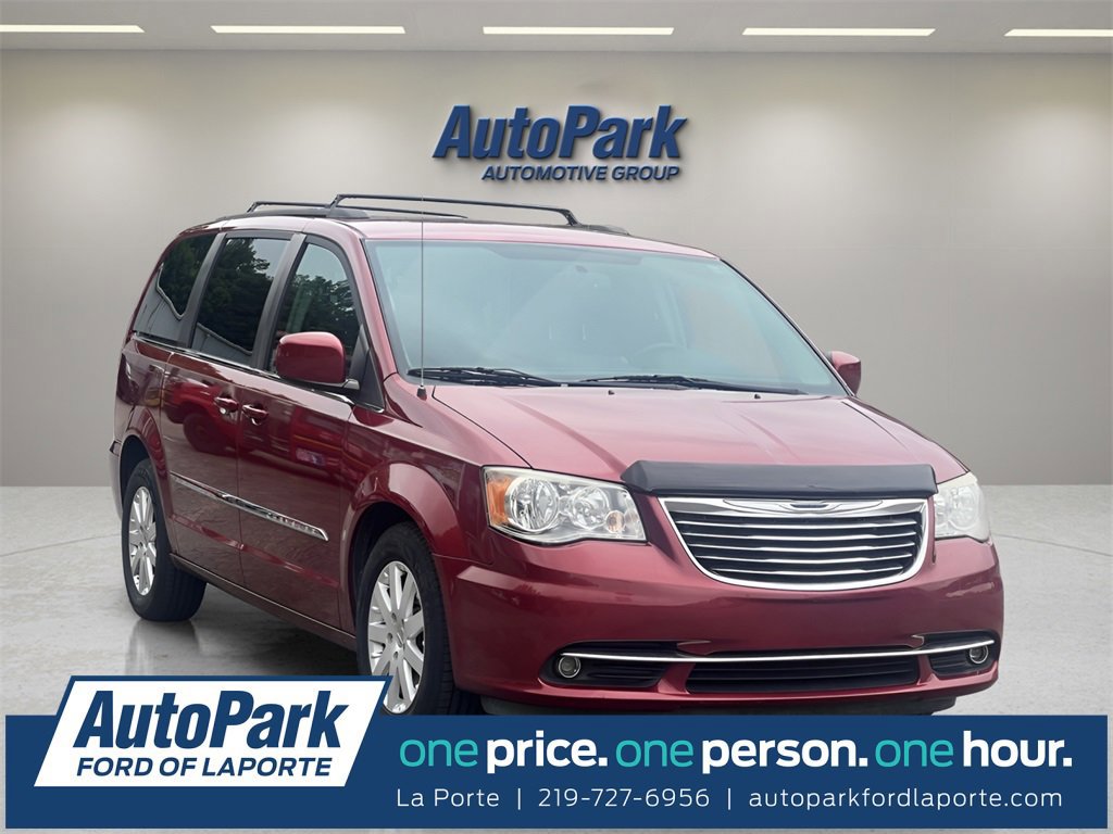 Used 2016 Chrysler Town & Country Touring image 7