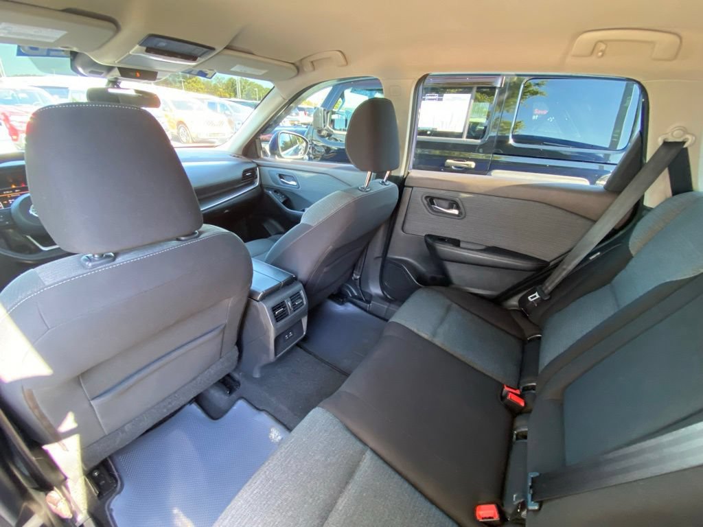 Used 2021 Nissan Rogue SV FWD image 22