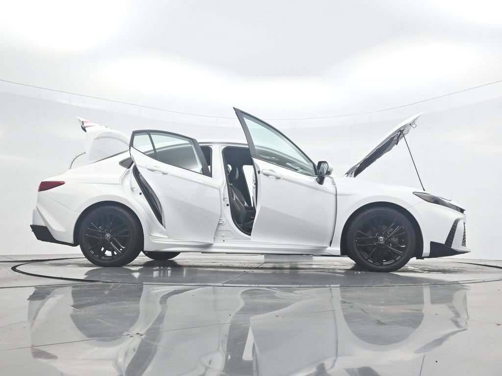 Used 2025 Toyota Camry SE FWD image 43