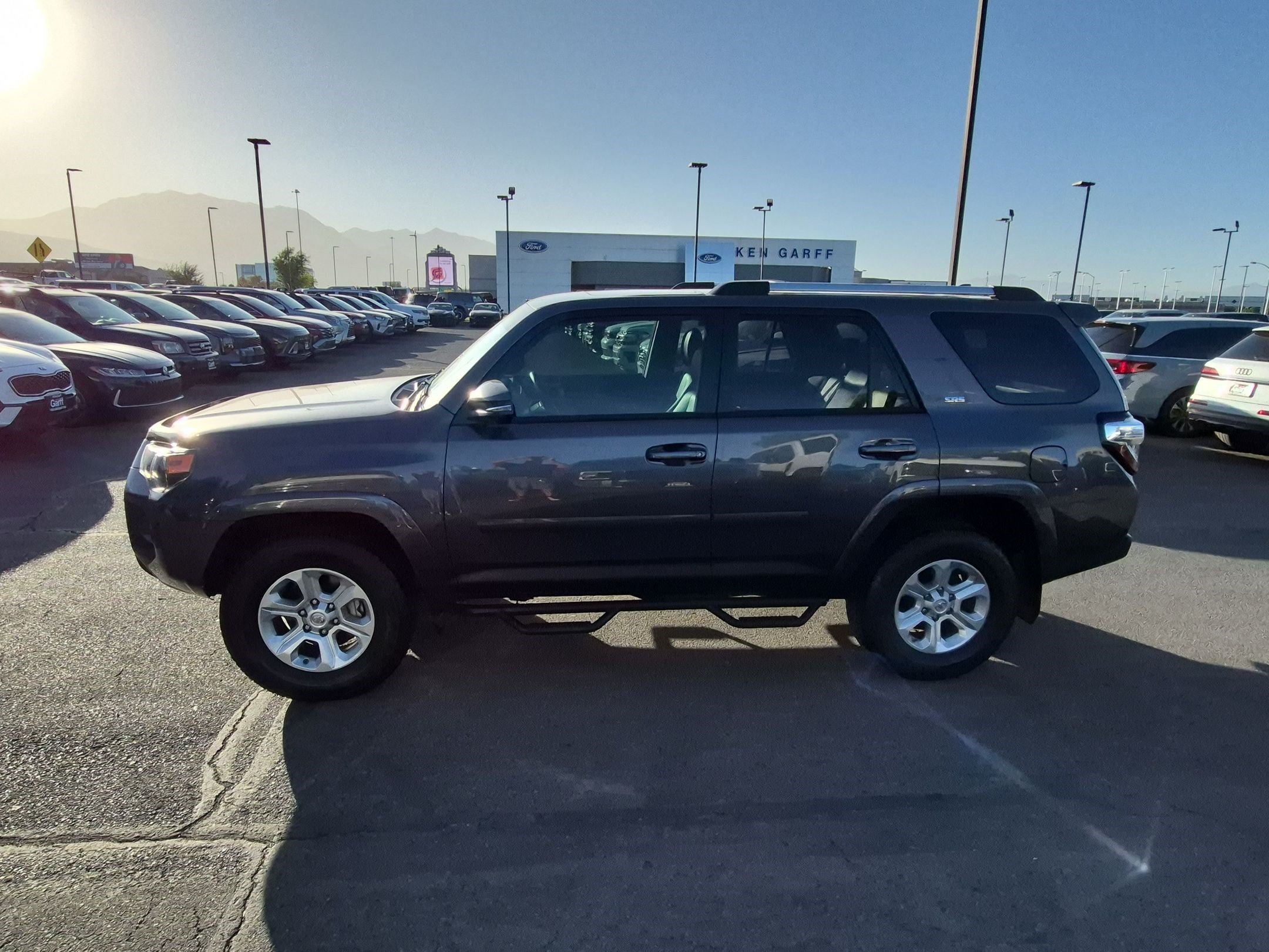 Used 2021 Toyota 4Runner SR5 Premium w/ Moonroof Package AWD/4WD image 10