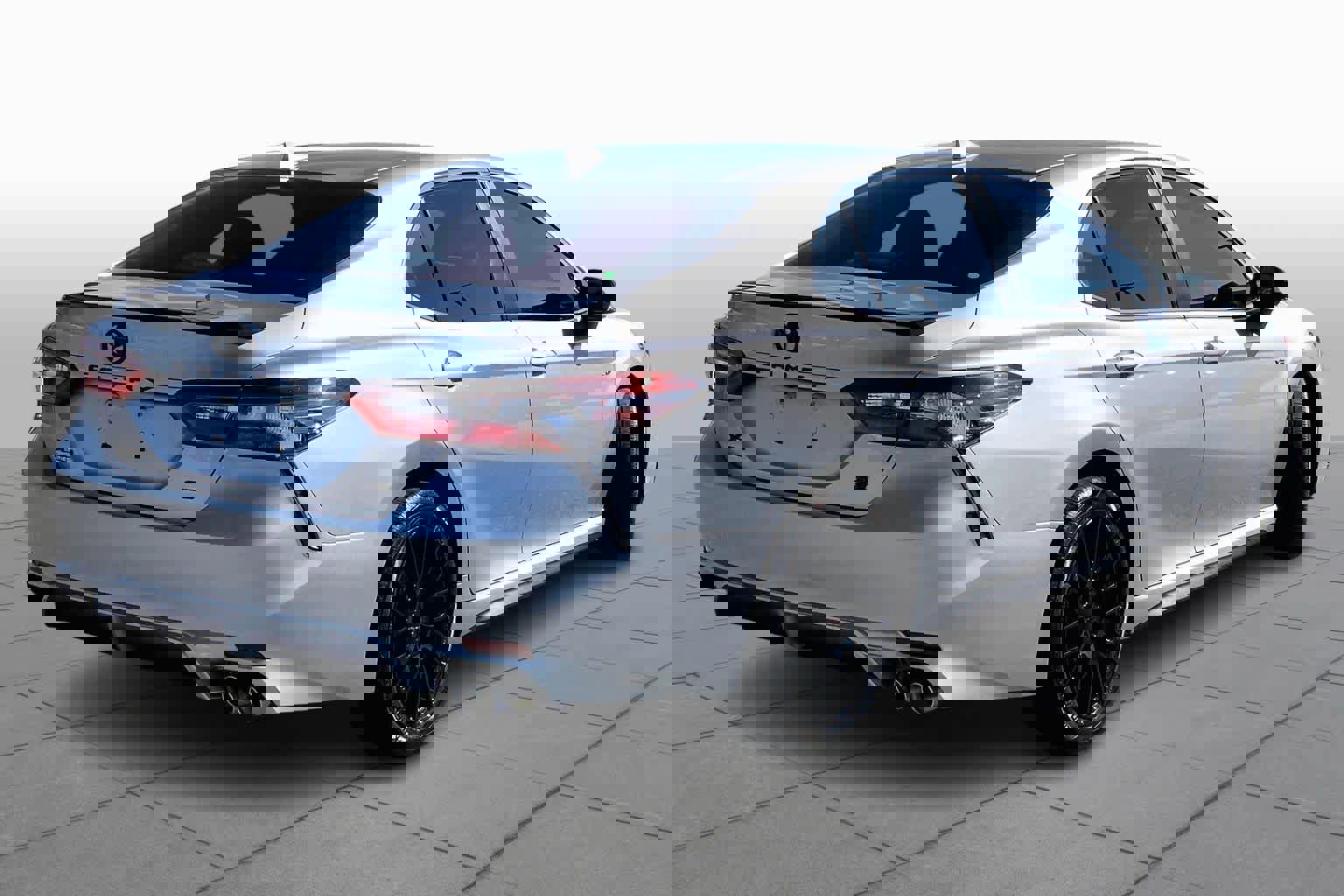 Used 2024 Toyota Camry SE image 11