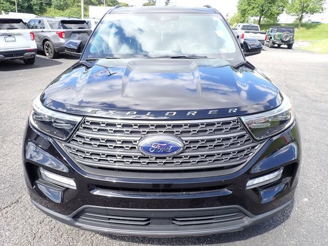 Certified 2022 Ford Explorer XLT w/ Equipment Group 202A AWD/4WD image 9