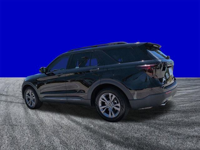 Certified 2022 Ford Explorer XLT w/ Equipment Group 202A image 6