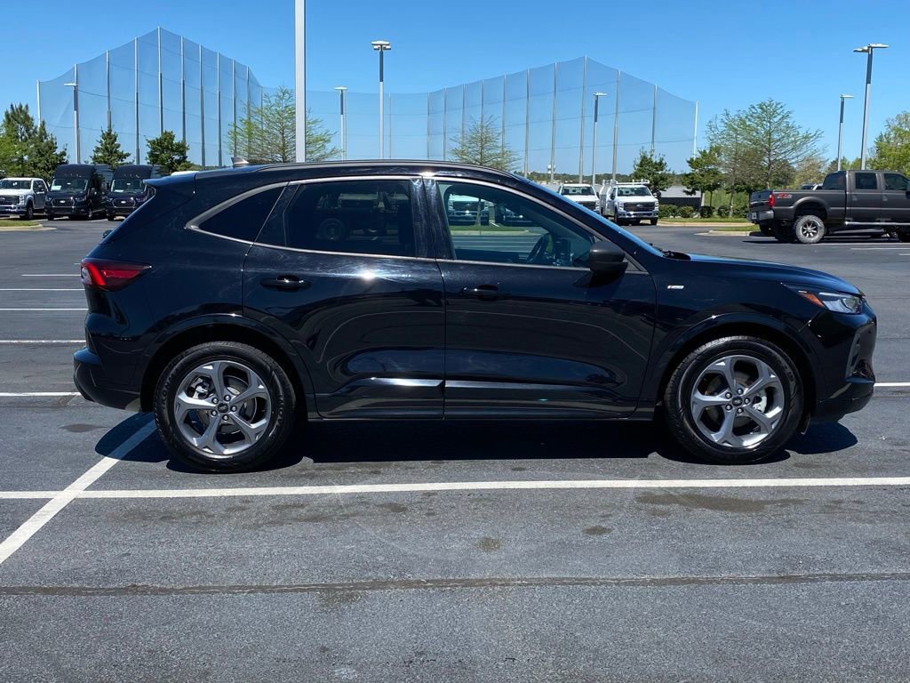 Certified 2023 Ford Escape ST-Line image 6