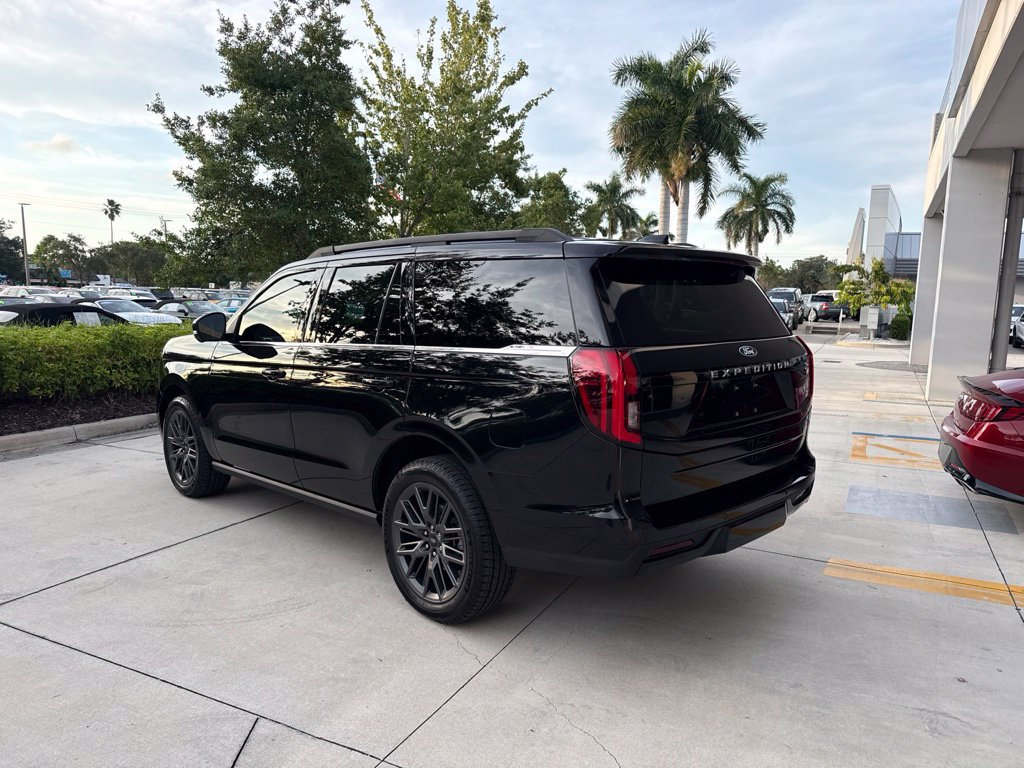 Certified 2027 Ford Expedition Platinum w/ Driver's Package AWD/4WD image 6