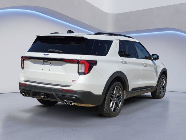Certified 2025 Ford Explorer ST RWD image 3