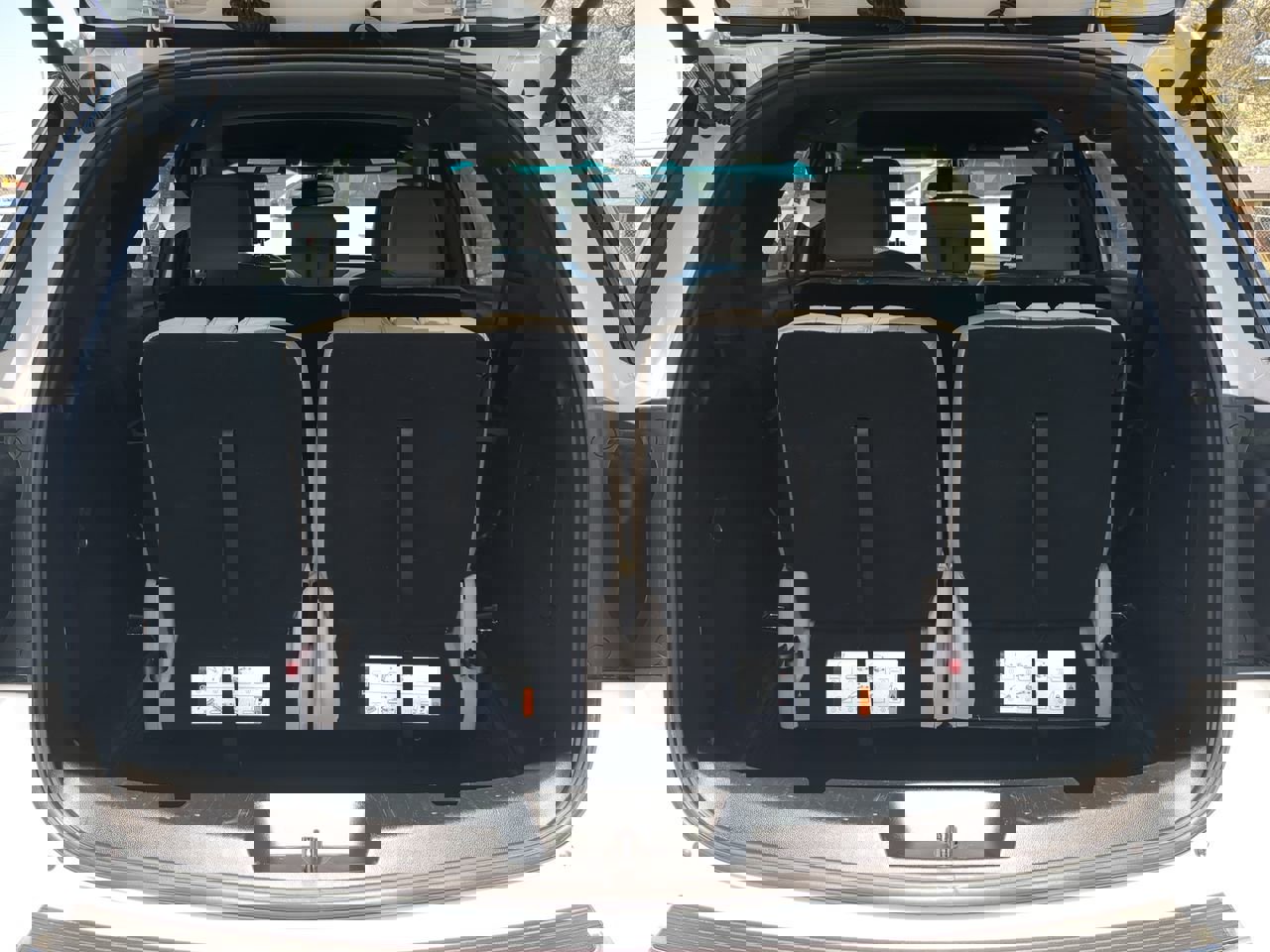 Certified 2018 Ford Explorer XLT w/ Equipment Group 202A image 11