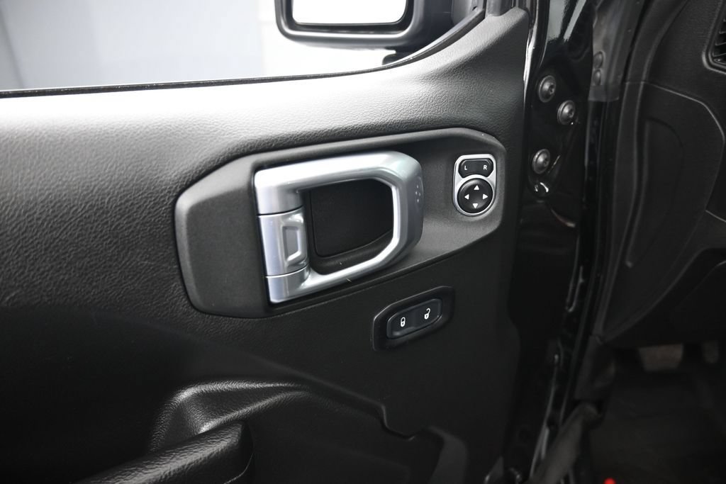 Used 2024 Jeep Wrangler Unlimited AWD/4WD image 10