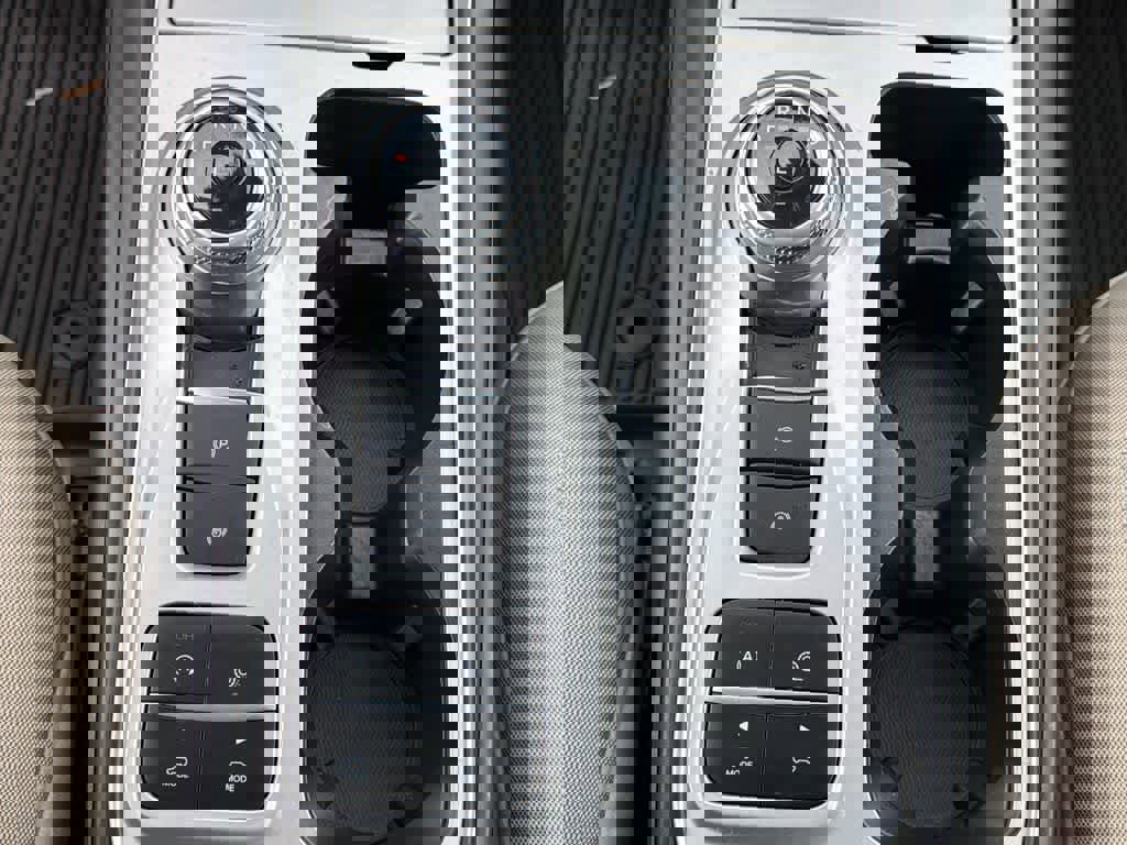 Certified 2024 Ford Explorer Base image 31