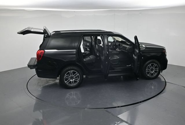 Certified 2025 Ford Expedition Active AWD/4WD image 51