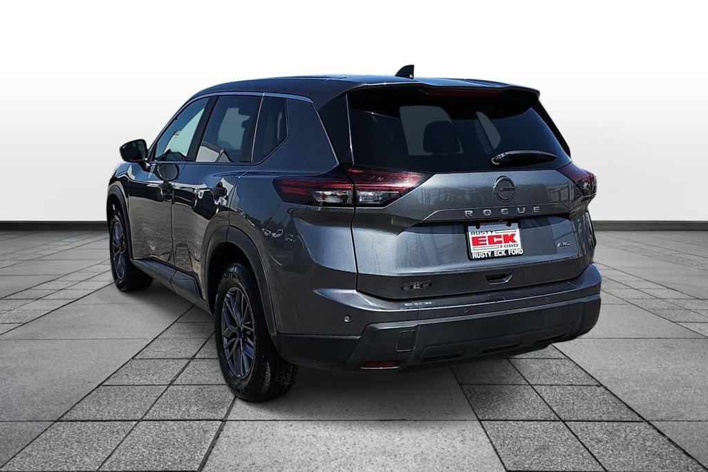 Used 2024 Nissan Rogue S AWD/4WD image 7
