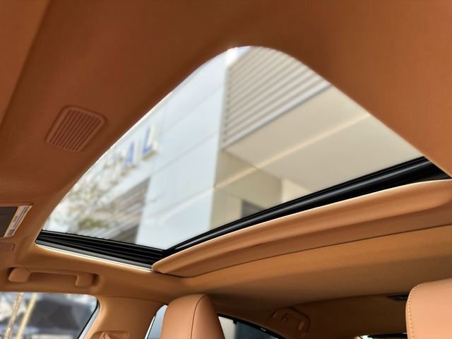 Used 2024 Lexus ES 300h Ultra Luxury w/ Accessory Package (Z2) image 23