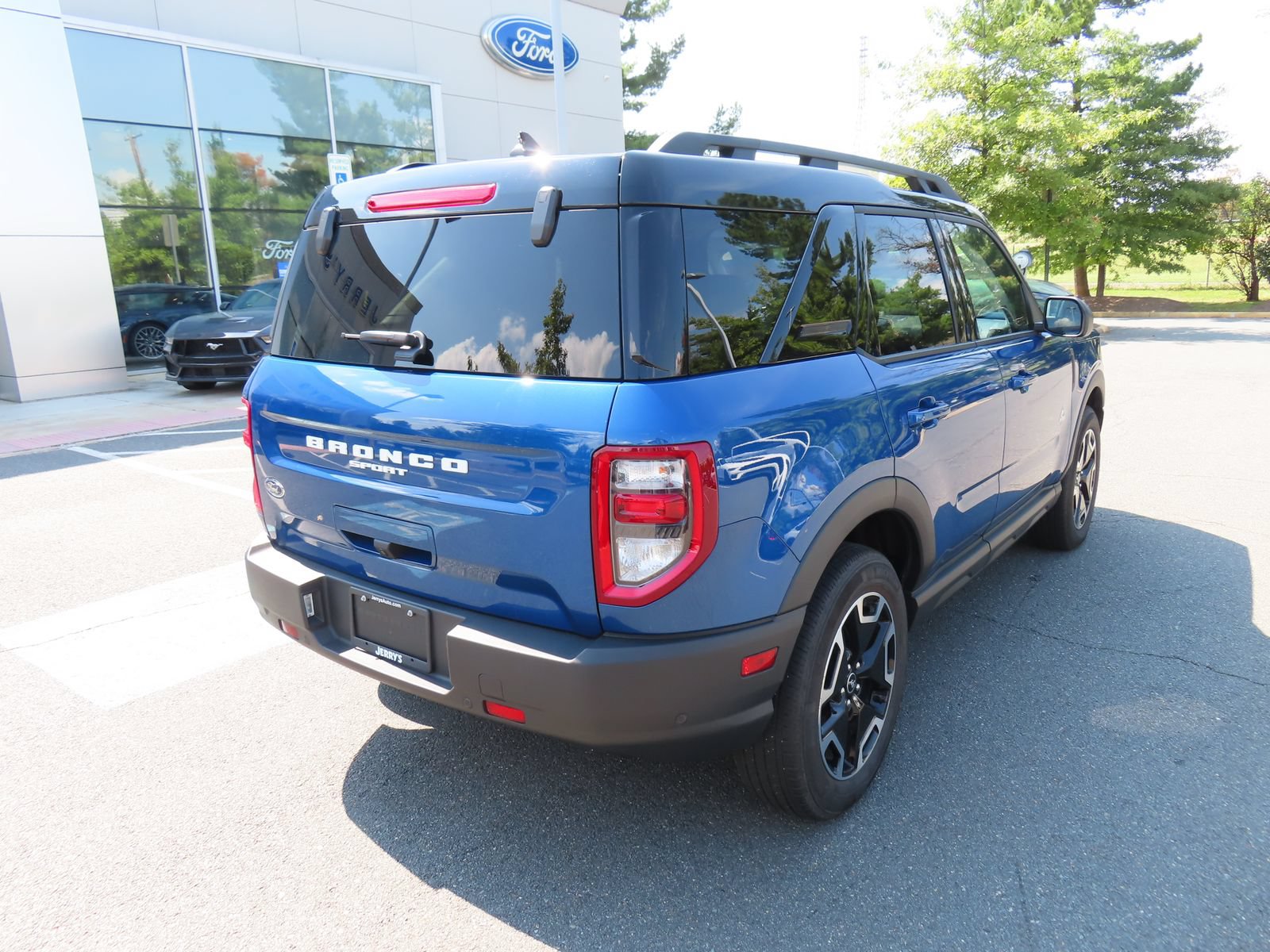 Certified 2024 Ford Bronco Sport Outer Banks w/ Tech Package AWD/4WD image 5