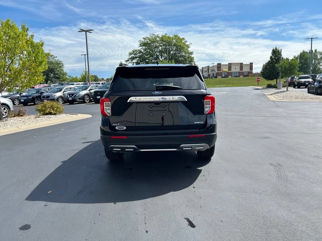 Certified 2023 Ford Explorer XLT w/ Equipment Group 202A AWD/4WD image 8