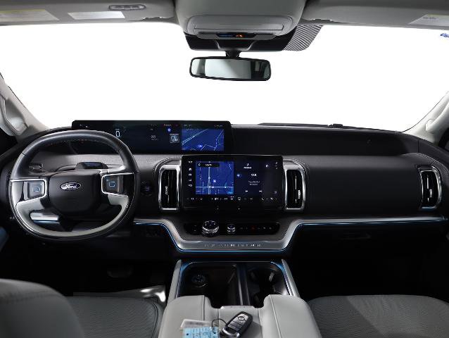 Certified 2025 Ford Expedition Platinum AWD/4WD image 14