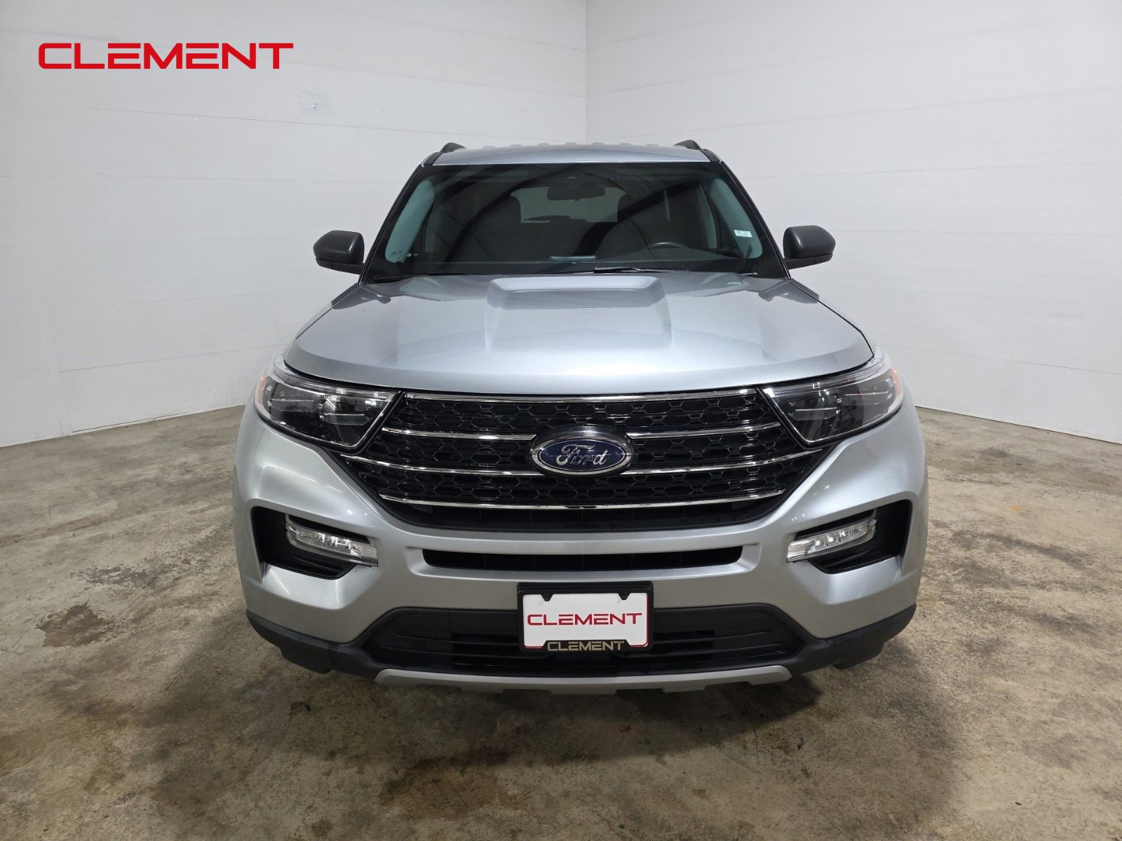 Certified 2022 Ford Explorer XLT w/ Equipment Group 202A image 2