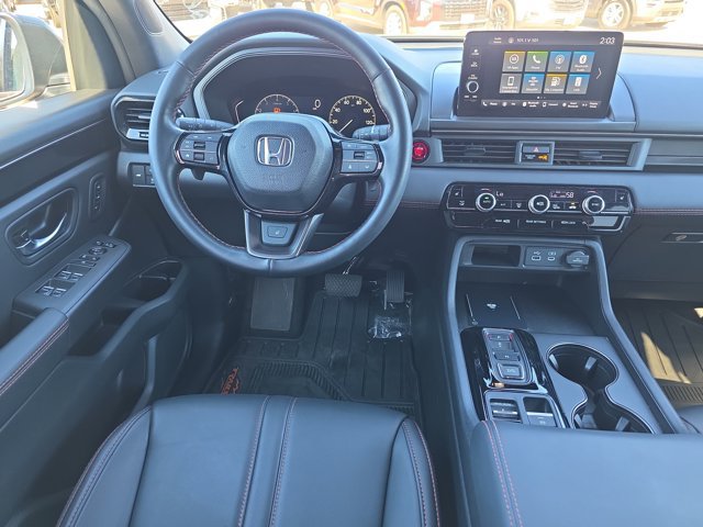 Used 2025 Honda Pilot TrailSport image 19
