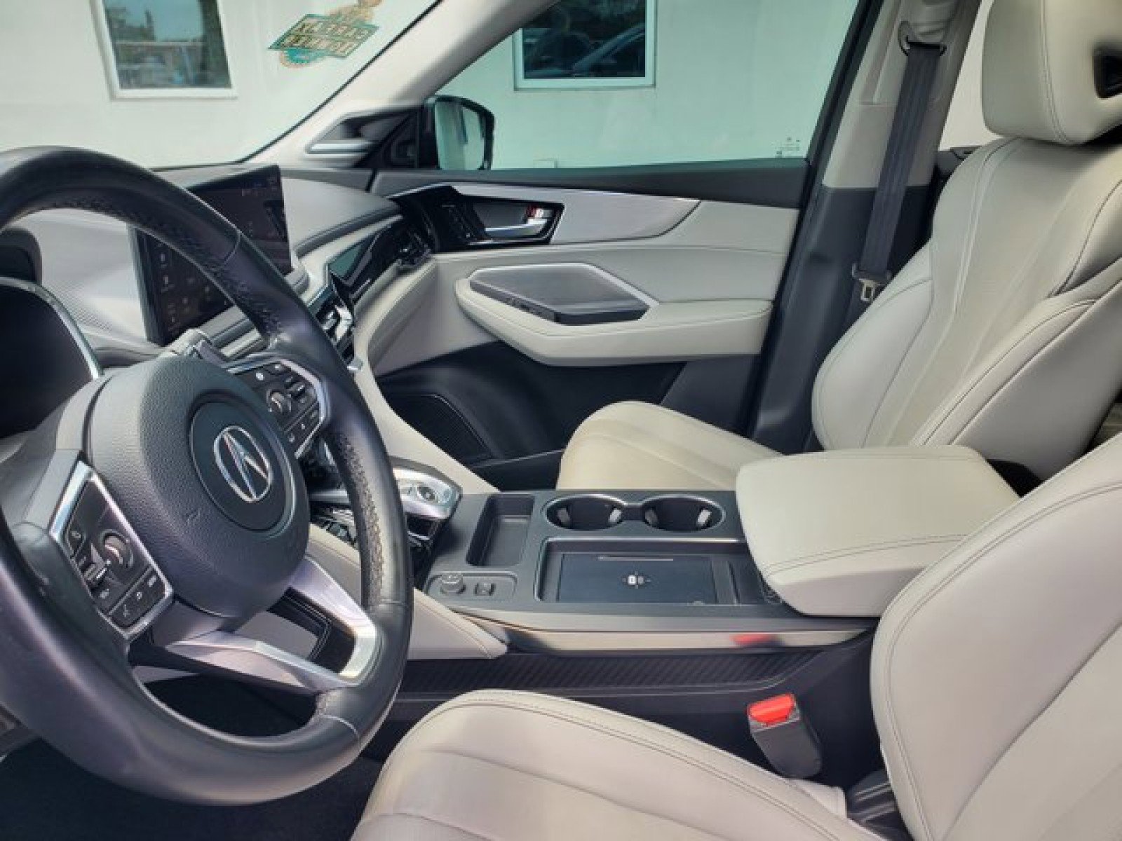 Used 2025 Acura MDX FWD w/ Technology Package image 11