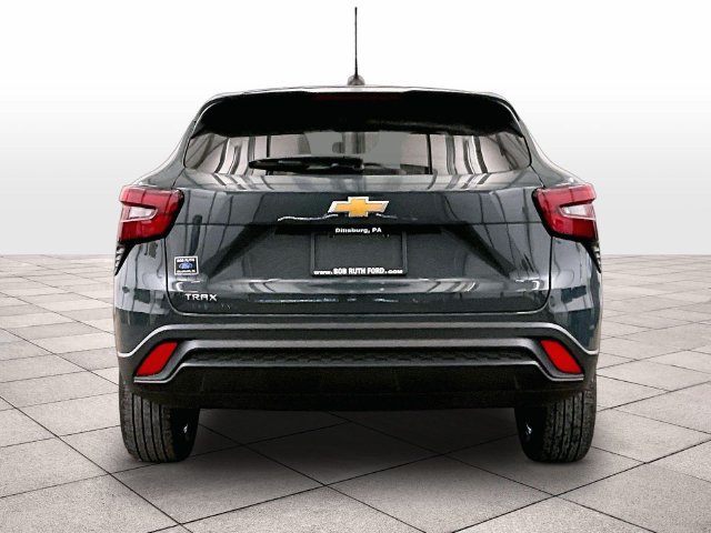 Used 2026 Chevrolet Trax LS FWD image 4