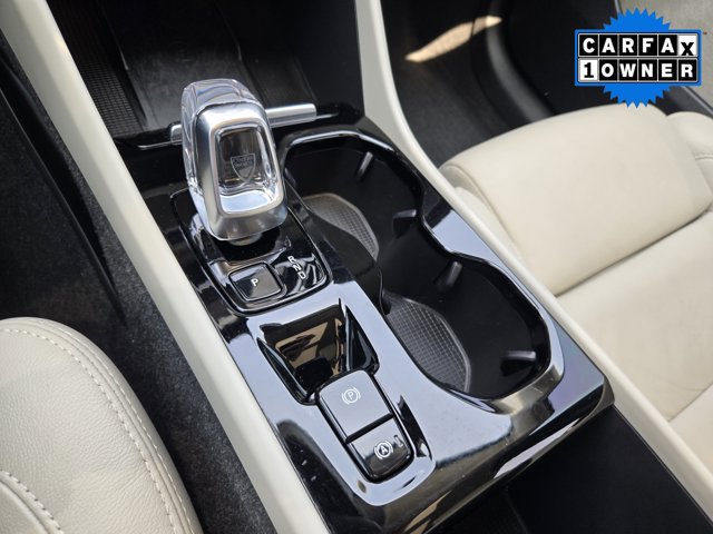 Used 2024 Volvo XC40 B5 Ultimate w/ Protection Package Premier AWD/4WD image 18