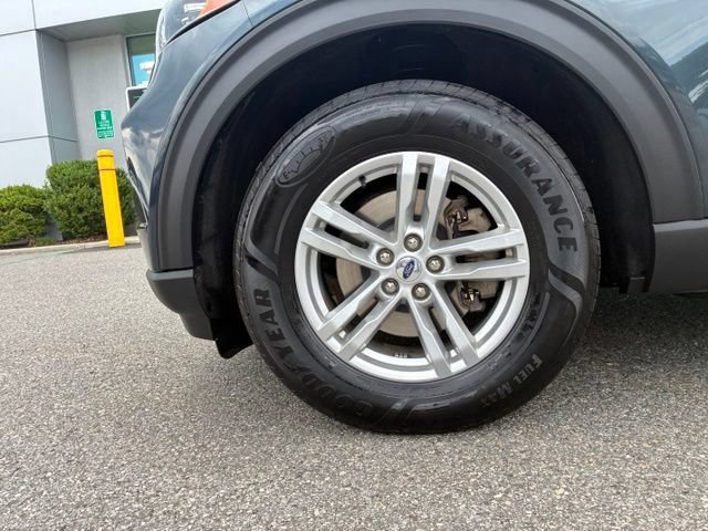 Certified 2023 Ford Explorer XLT w/ Equipment Group 202A AWD/4WD image 9