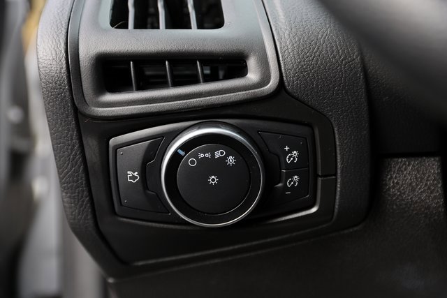 Certified 2018 Ford Focus SE image 17