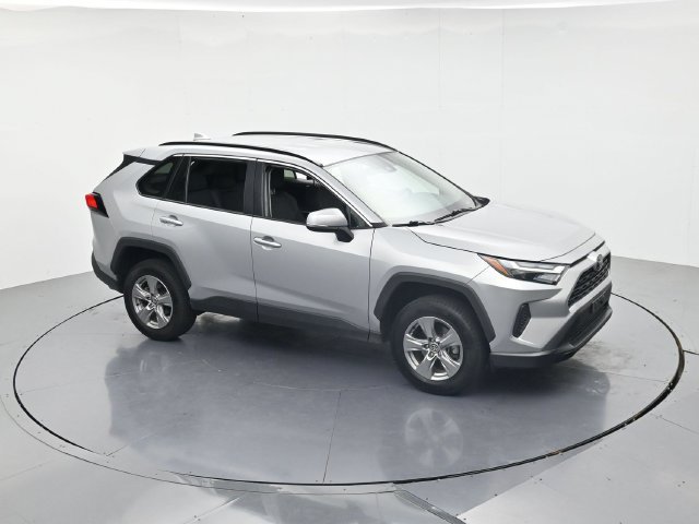 Used 2024 Toyota RAV4 XLE FWD image 41