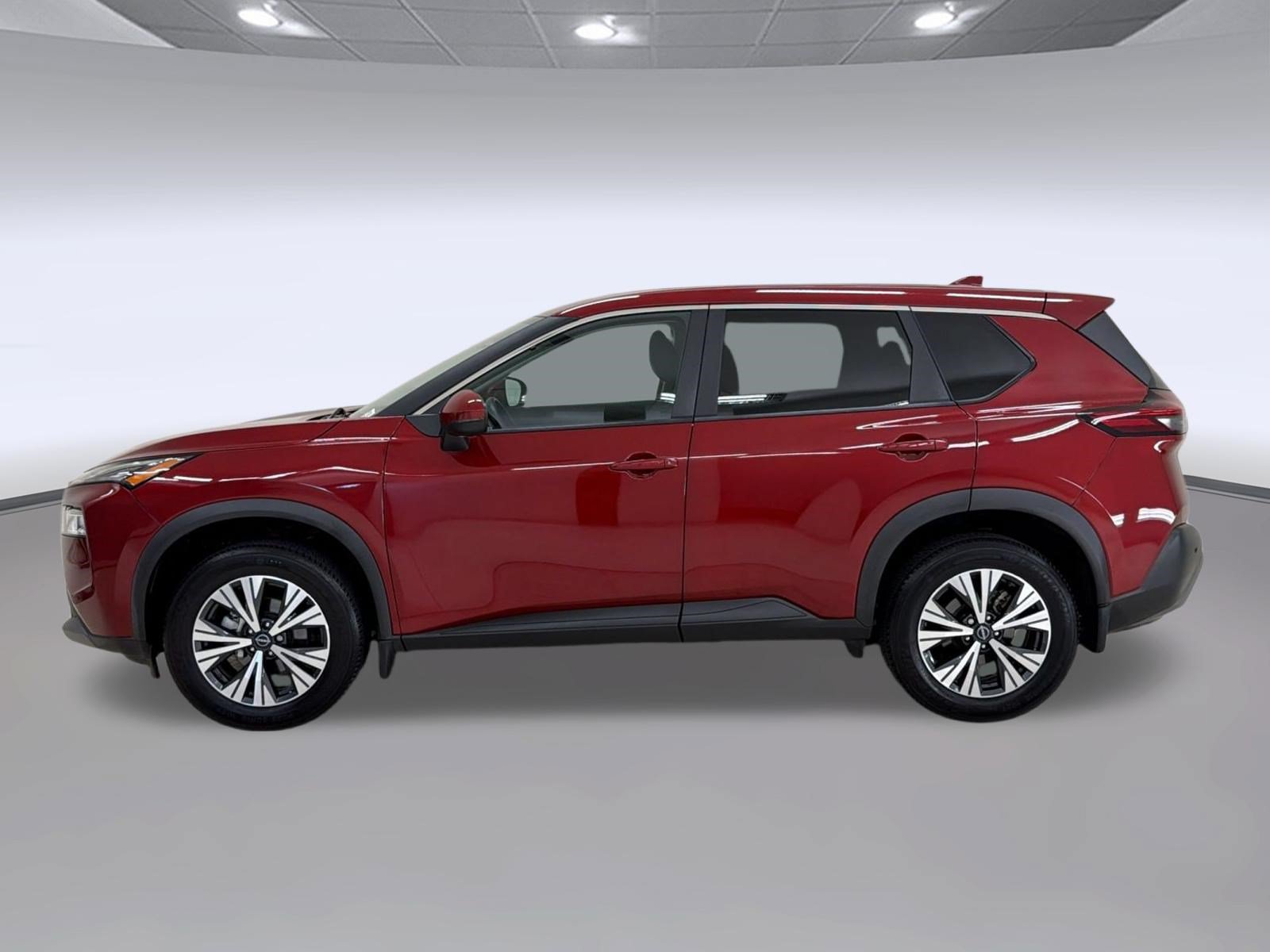 Used 2023 Nissan Rogue SV FWD image 2