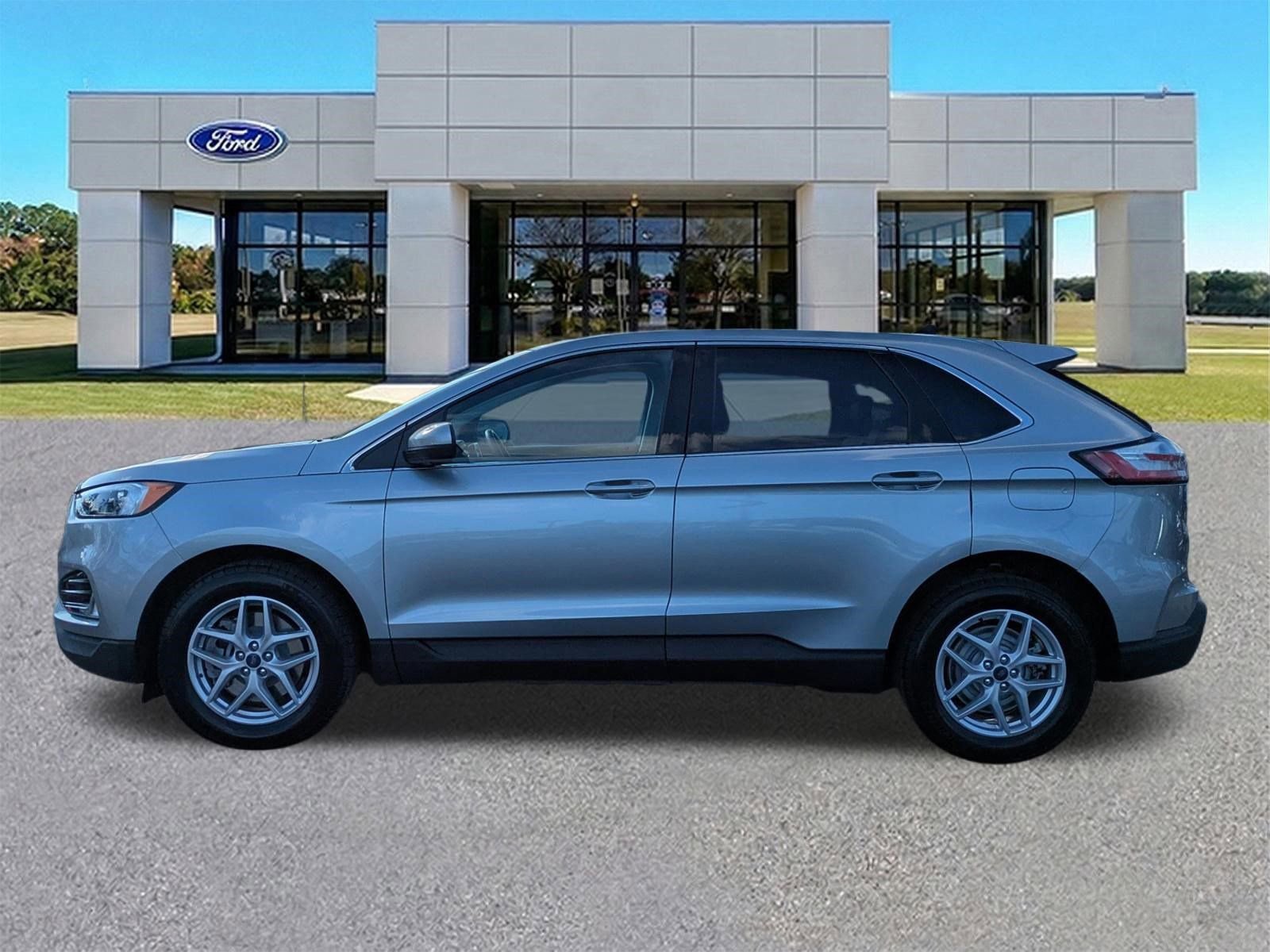 Certified 2022 Ford Edge SEL w/ Convenience Package image 2