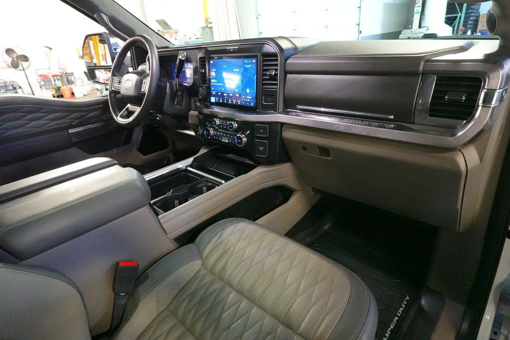 Certified 2025 Ford F350 Platinum w/ Platinum Plus Package AWD/4WD image 34