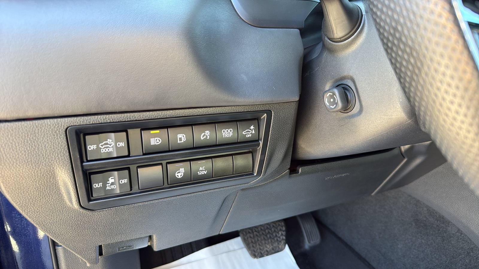 Used 2023 Toyota Tundra Platinum AWD/4WD image 17
