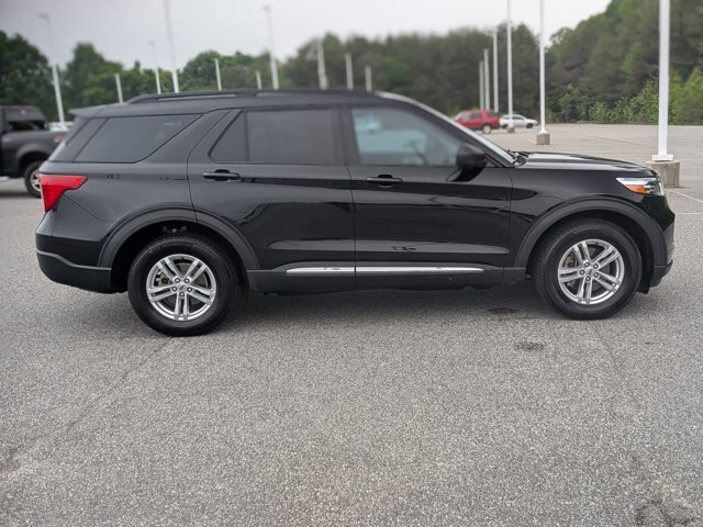 Certified 2022 Ford Explorer XLT AWD/4WD image 3