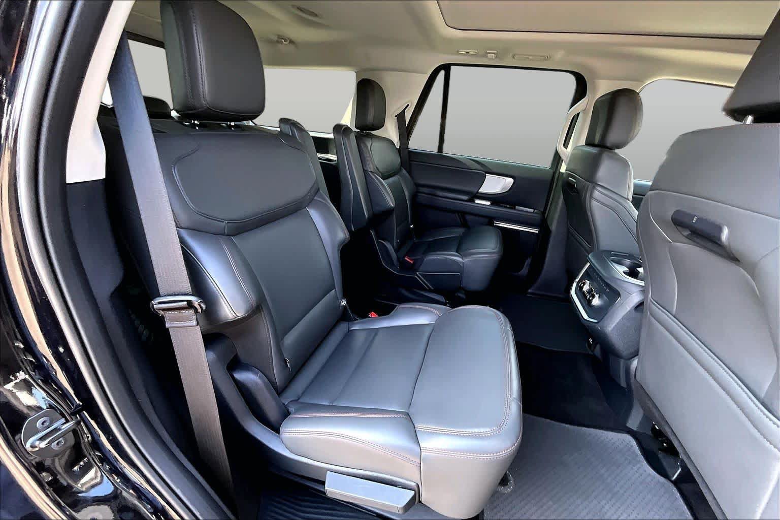 Certified 2025 Ford Expedition Active AWD/4WD image 20