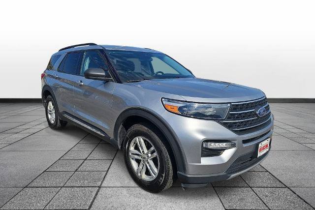 Certified 2023 Ford Explorer XLT w/ Equipment Group 202A AWD/4WD image 3