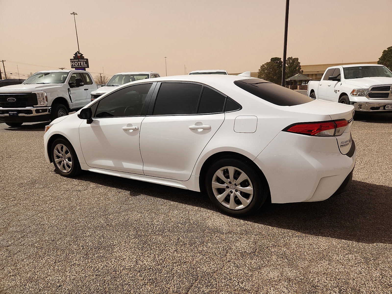 Used 2025 Toyota Corolla LE image 2