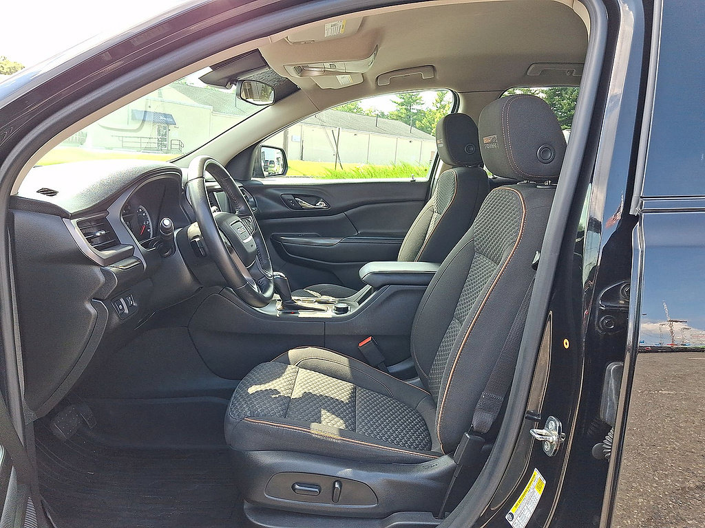 Used 2017 GMC Acadia SLE w/ Driver Alert Package I AWD/4WD image 17