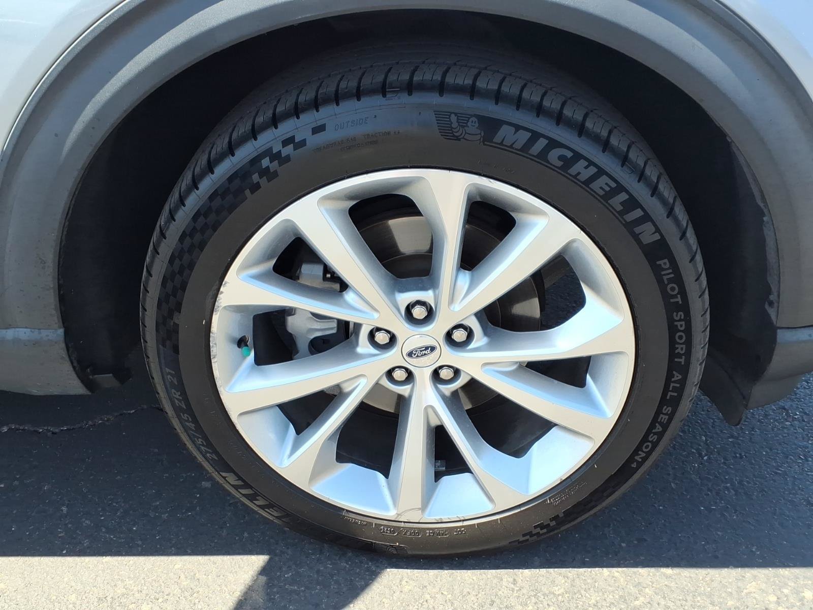 Certified 2022 Ford Explorer Platinum w/ Equipment Group 601A RWD image 9