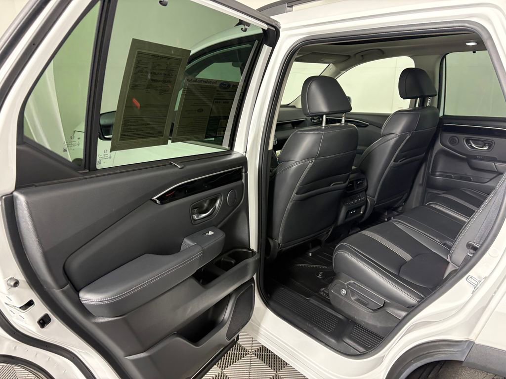 Used 2024 Honda Pilot Touring image 29